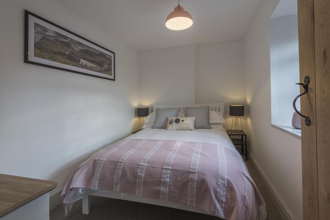 Ffestiniog Finest Retreats - Tegannedd - Luxury Grade II Listed Cottage With Hot Tub מראה חיצוני תמונה